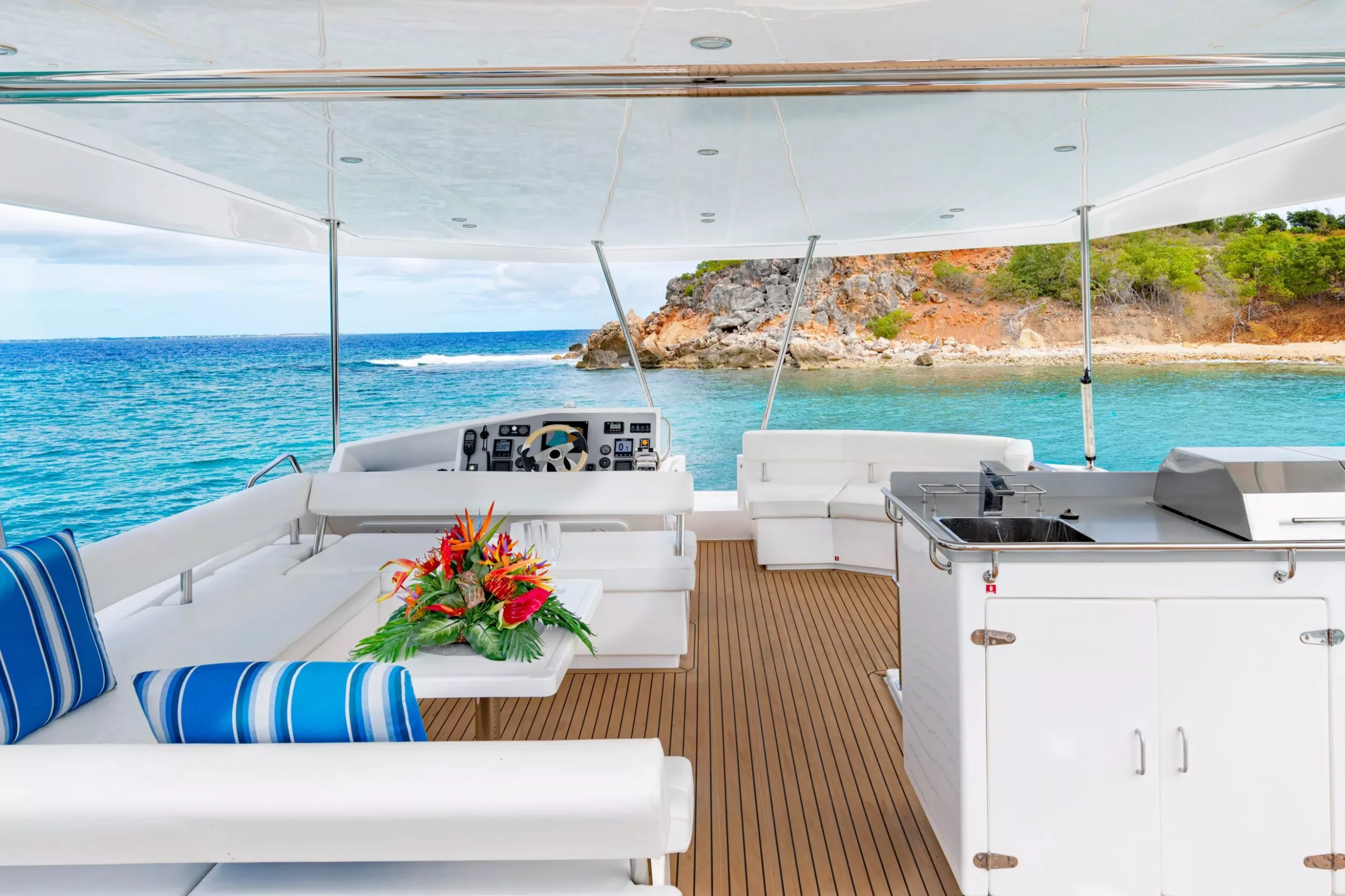 A spectacular FLYBRIDGE